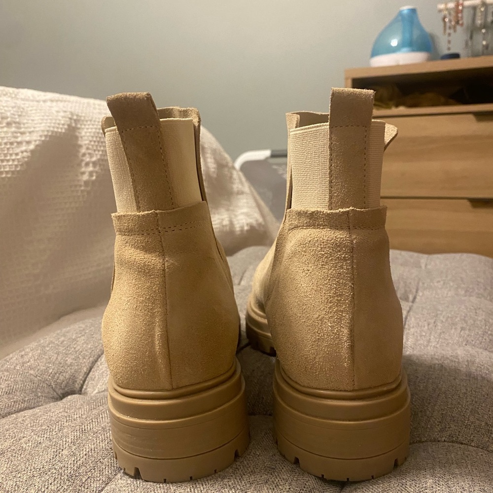 Steve Madden Boots - Picture 2 of 4